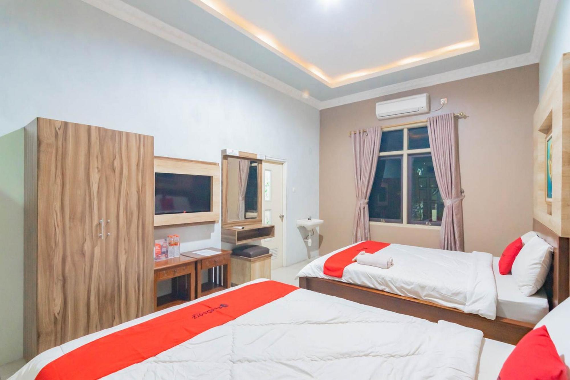 Reddoorz Resort Premium @ Sangkan Hurip Kuningan Extérieur photo