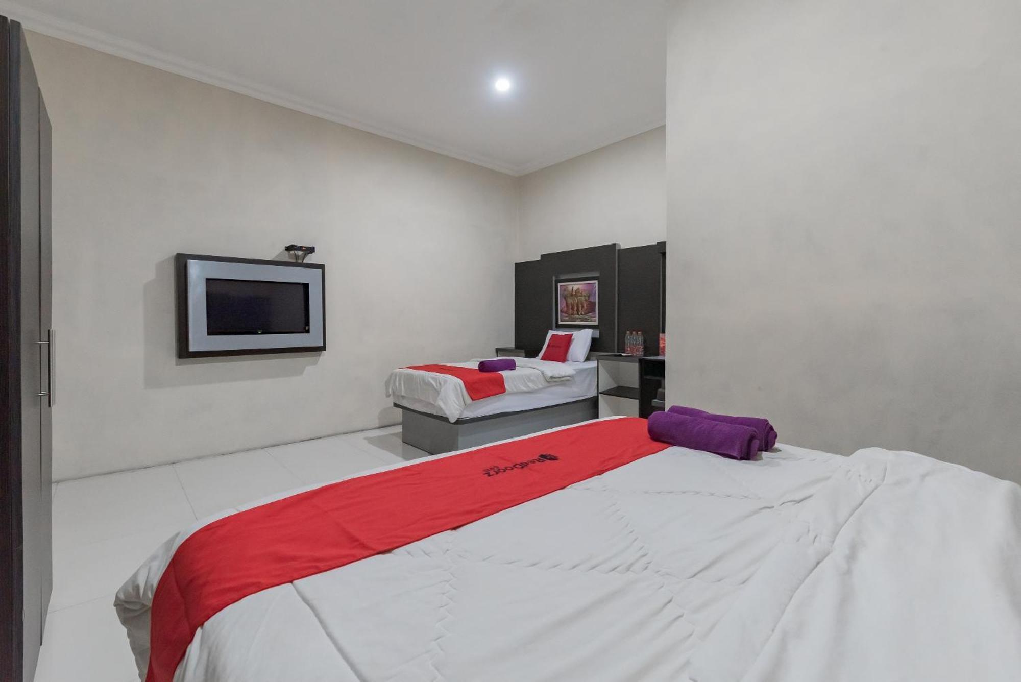 Reddoorz Resort Premium @ Sangkan Hurip Kuningan Extérieur photo